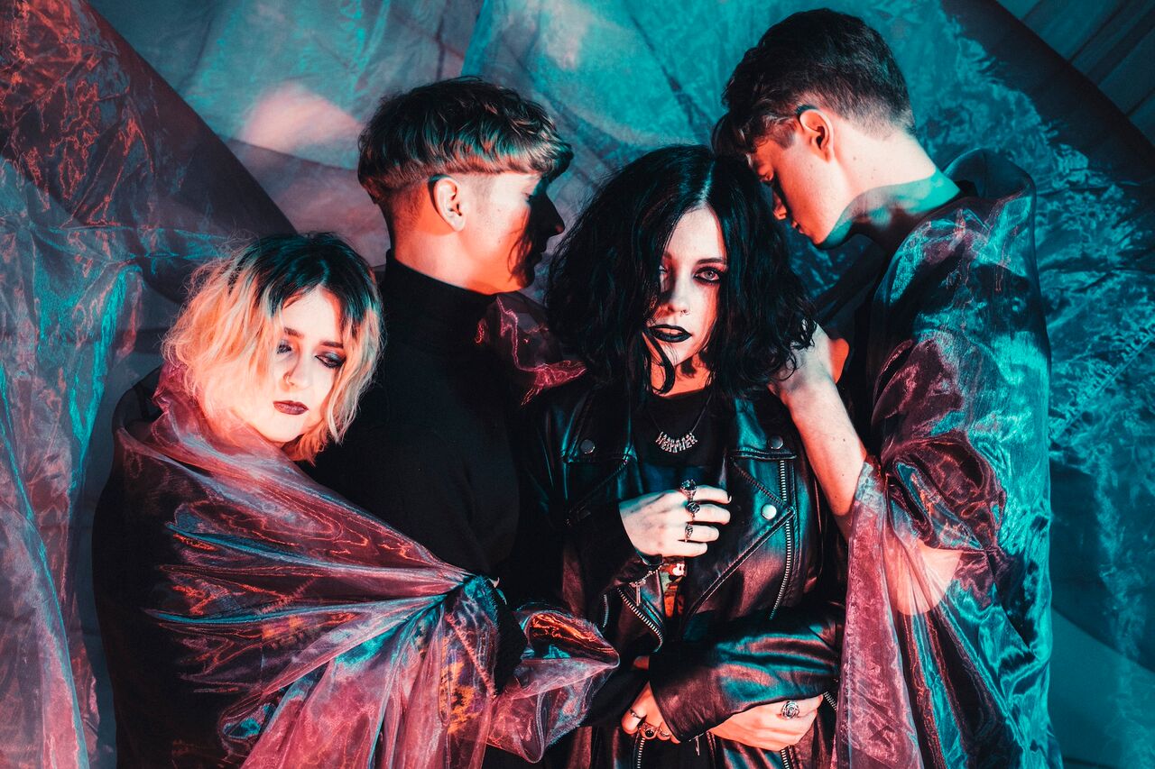 1280px x 853px - Pale Waves 'New Year's Eve' - Single Review
